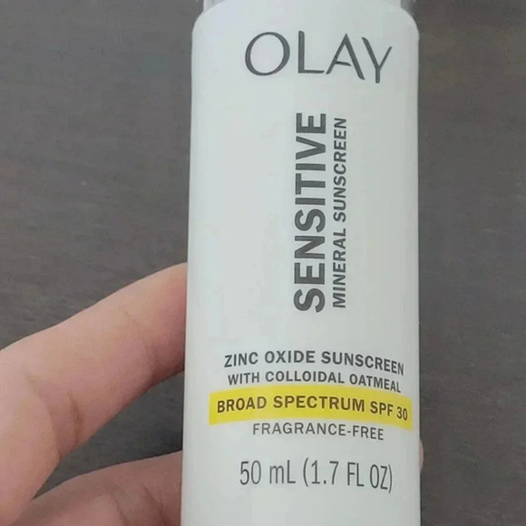 2 Olay Sensitive Mineral Sunscreen SPF‎ 30 Colloidal Oatmeal 50mL Exp 4/25 14CT - Picture 2 of 5